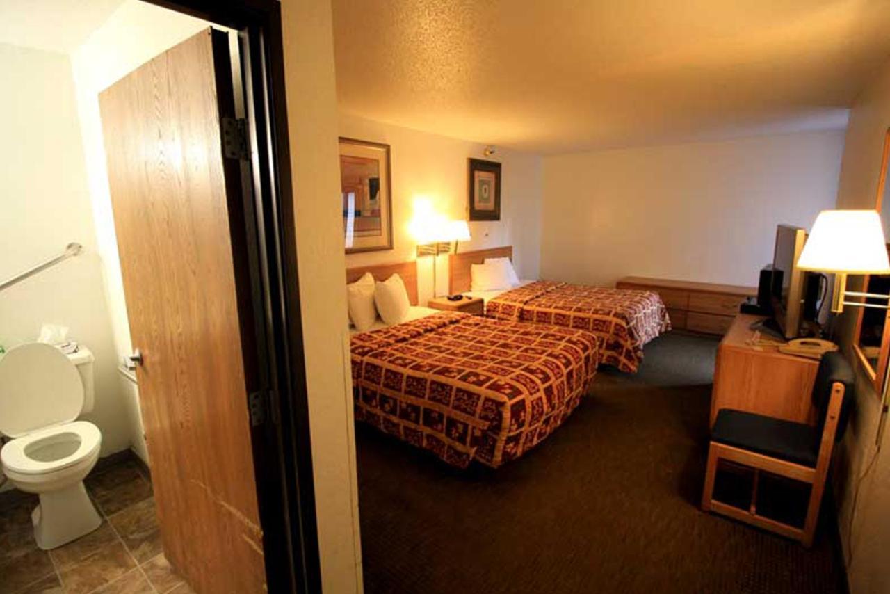 Norwood Inn And Suites - Minneapolis-St Paul Roseville Exterior foto